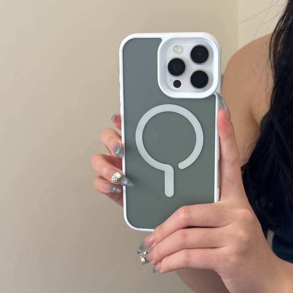 Casenea™ Magnetic Frosted Case |MagSafe|